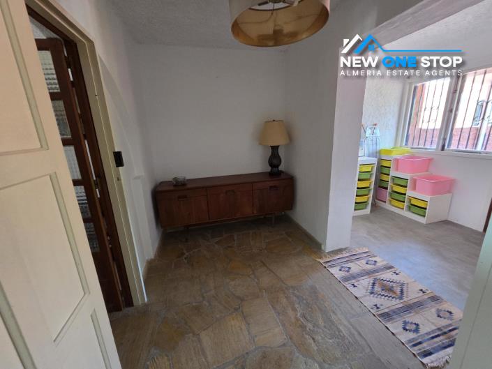 Image No.32-6 Bed Villa / Detached for sale