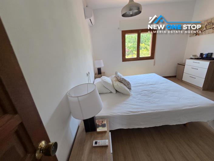 Image No.43-6 Bed Villa / Detached for sale