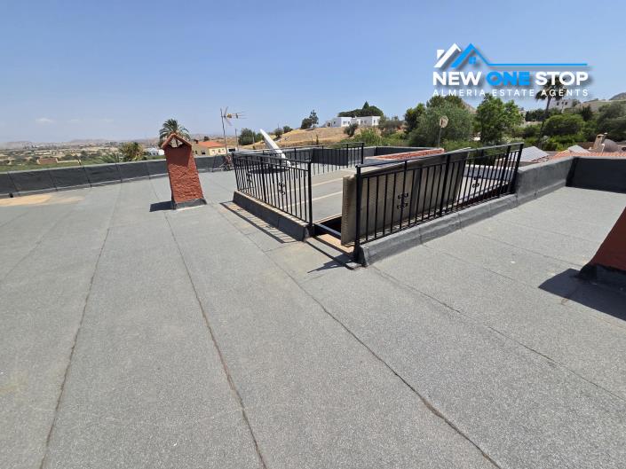 Image No.54-6 Bed Villa / Detached for sale
