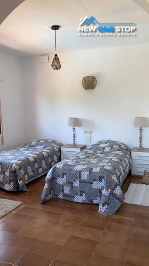 Image No.57-6 Bed Villa / Detached for sale