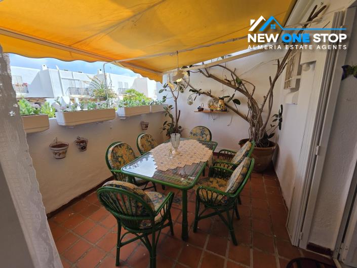 Image No.8-5 Bed House for sale