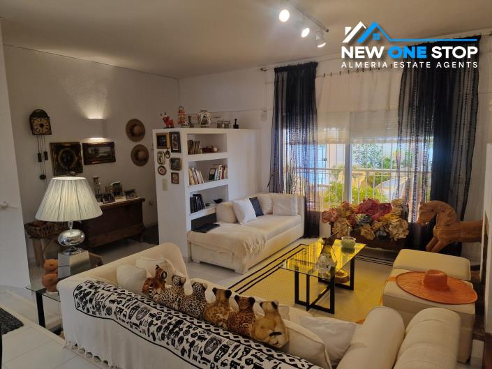 Image No.11-5 Bed House for sale