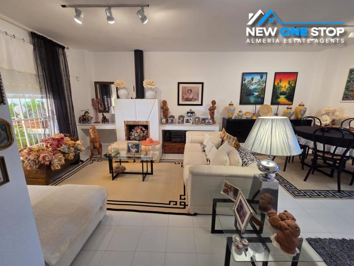 Image No.17-5 Bed House for sale