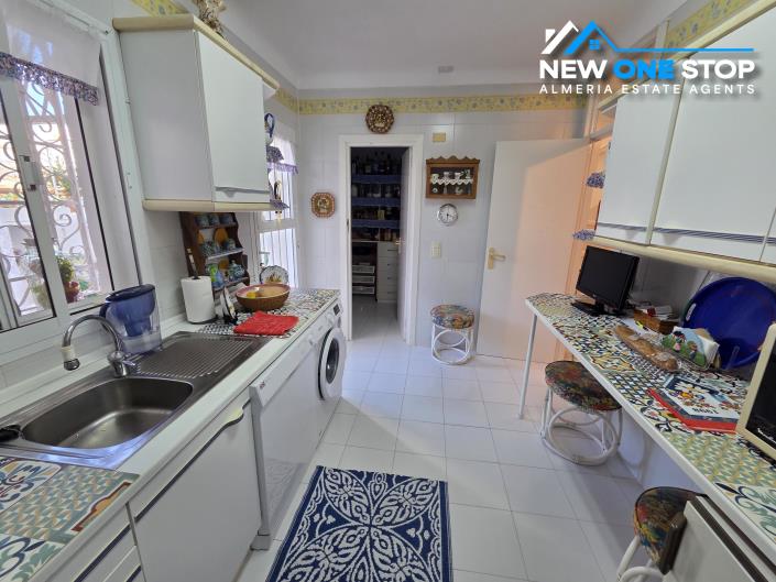 Image No.25-5 Bed House for sale