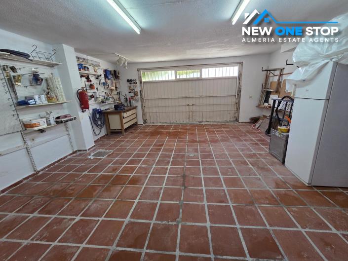Image No.52-5 Bed House for sale
