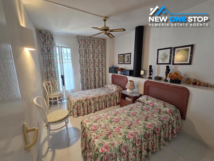 Image No.35-5 Bed House for sale