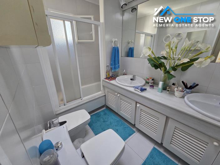 Image No.33-5 Bed House for sale