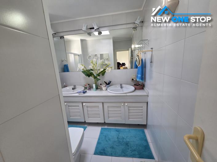 Image No.32-5 Bed House for sale