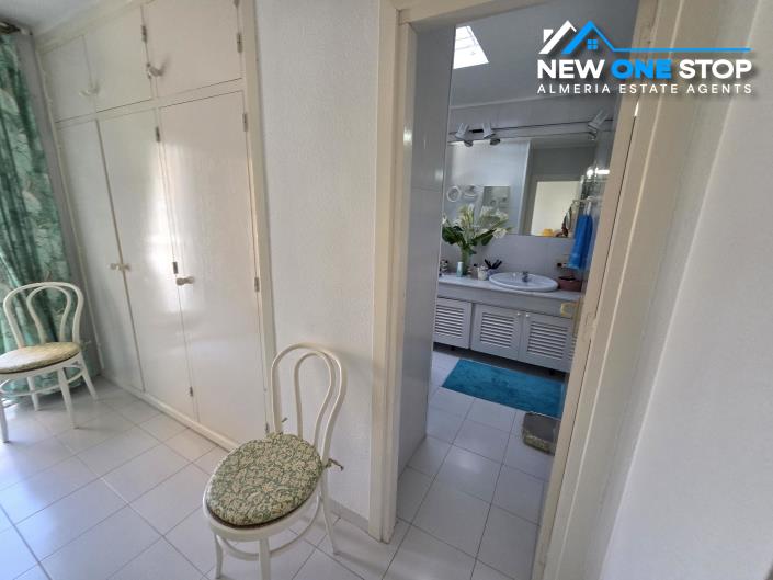 Image No.31-5 Bed House for sale