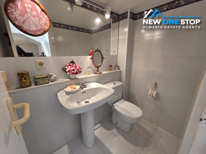 Image No.50-5 Bed House for sale