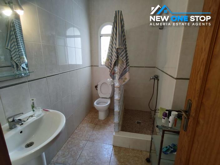 Image No.21-6 Bed Villa / Detached for sale