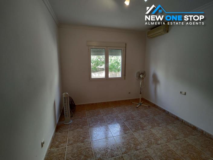 Image No.23-6 Bed Villa / Detached for sale
