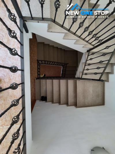 Image No.37-6 Bed Villa / Detached for sale