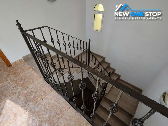Image No.36-6 Bed Villa / Detached for sale