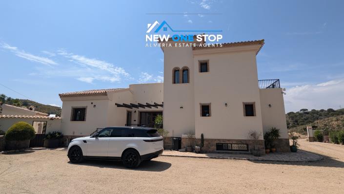 Image No.6-4 Bed Villa for sale
