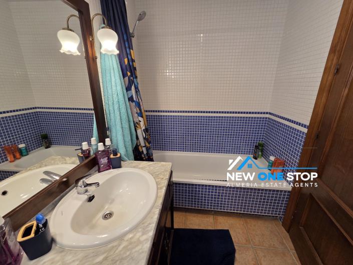 Image No.24-3 Bed Apartment for sale