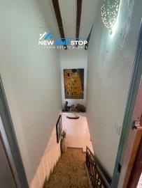 15-STAIRS-GOING-UP