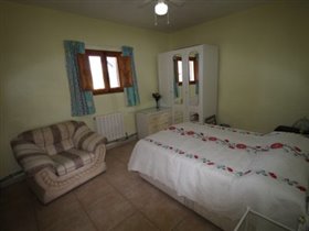 Image No.22-5 Bed Country House for sale