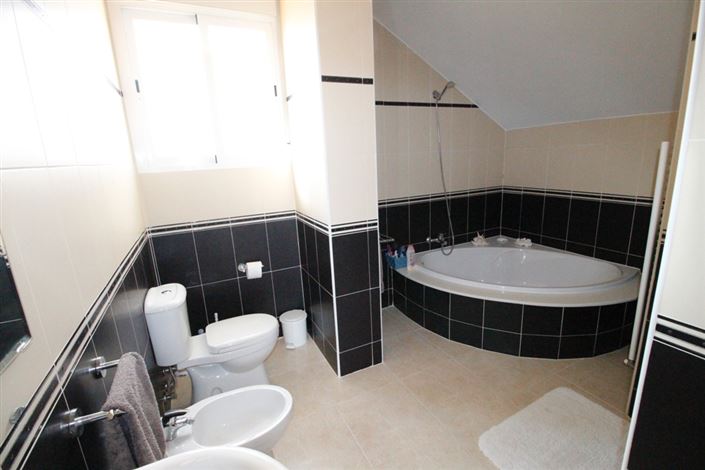 Image No.36-4 Bed Villa for sale