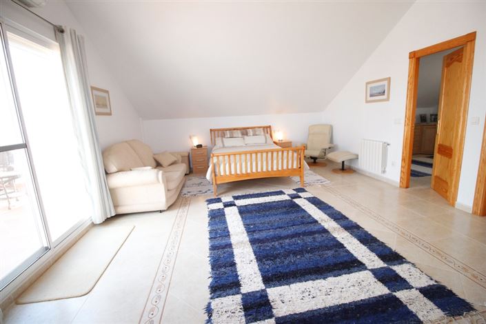 Image No.37-4 Bed Villa for sale