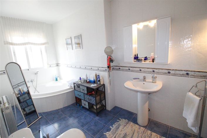 Image No.21-3 Bed Villa for sale