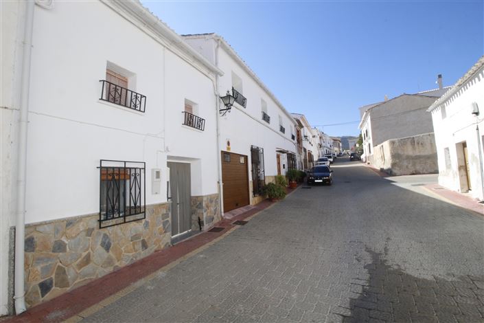 Image No.4-3 Bed Townhouse for sale