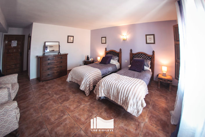 Image No.30-7 Bed Cortijo for sale