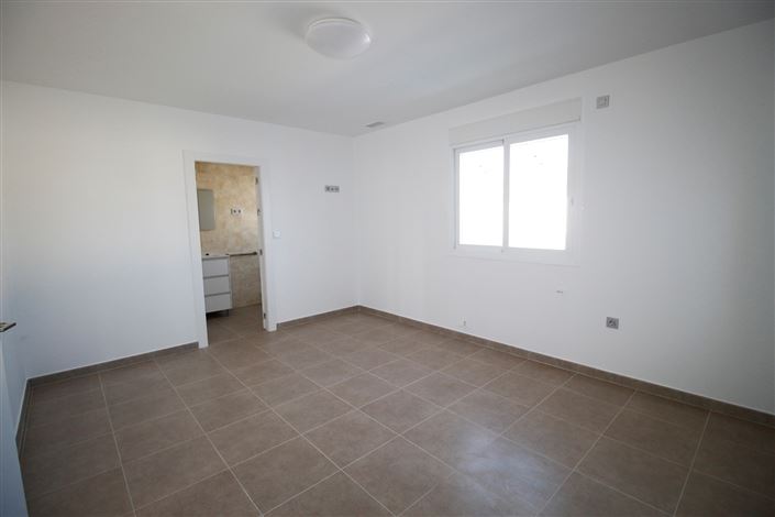 Image No.29-3 Bed Villa for sale