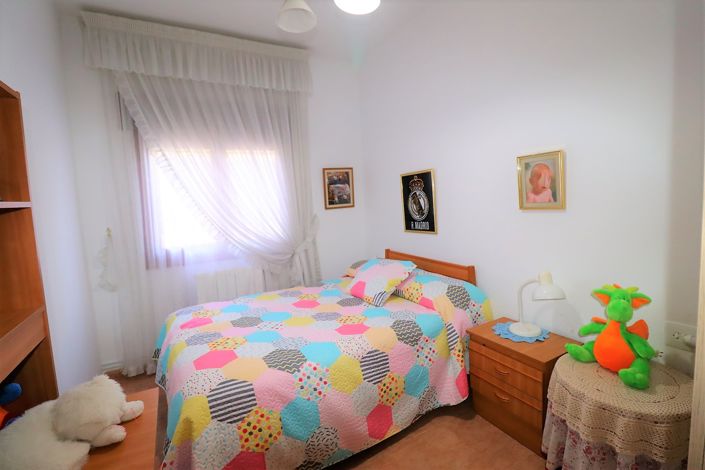 Image No.17-4 Bed Country House for sale