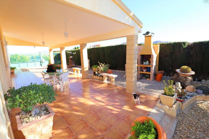 Image No.2-4 Bed Country House for sale