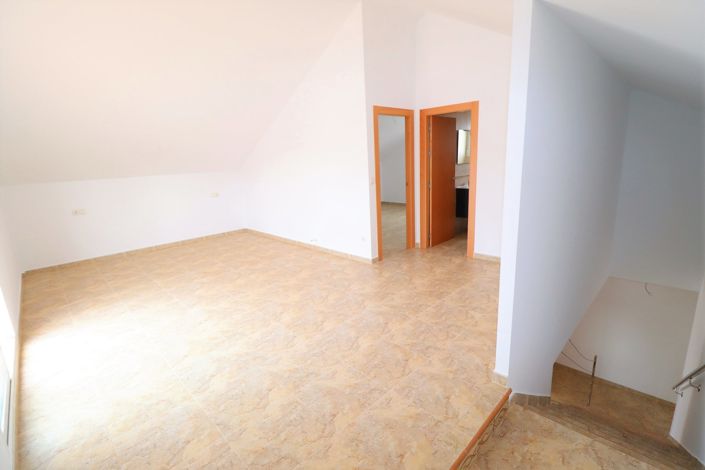 Image No.30-5 Bed Villa for sale