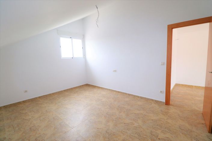 Image No.33-5 Bed Villa for sale