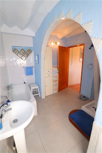 Image No.25-3 Bed Village House for sale