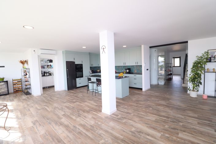 Image No.11-7 Bed Villa for sale