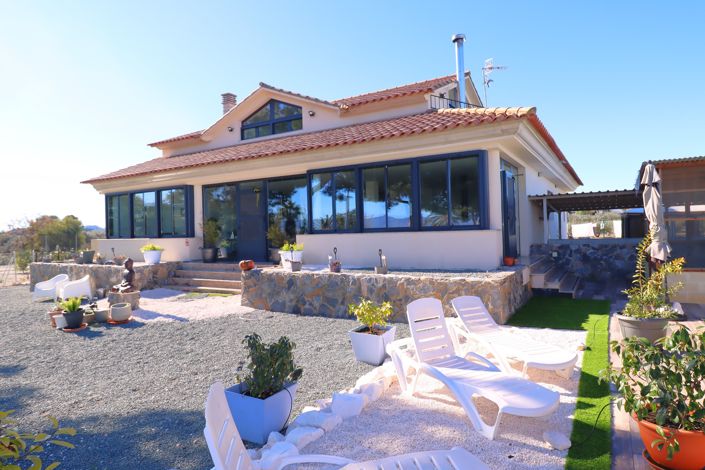 Image No.16-7 Bed Villa for sale