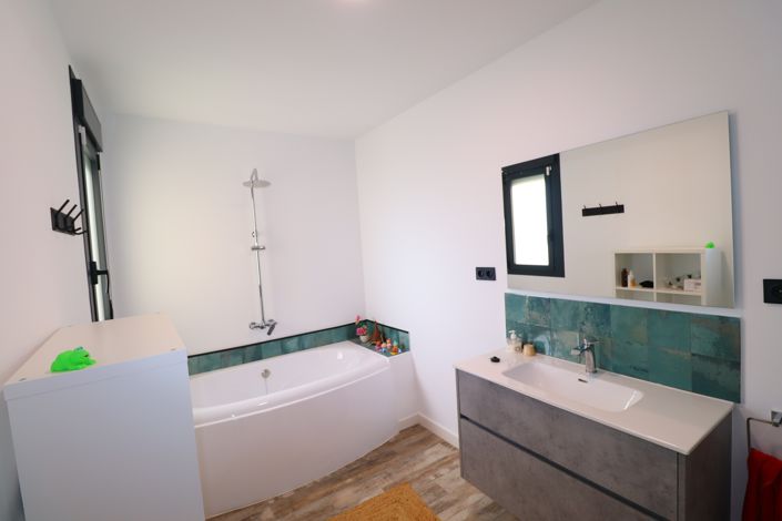 Image No.18-7 Bed Villa for sale