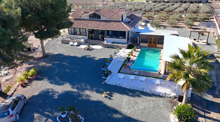 Image No.2-7 Bed Villa for sale