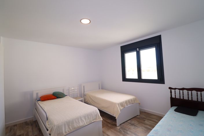 Image No.20-7 Bed Villa for sale