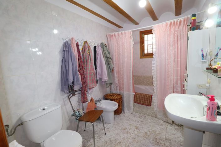 Image No.24-7 Bed Country House for sale