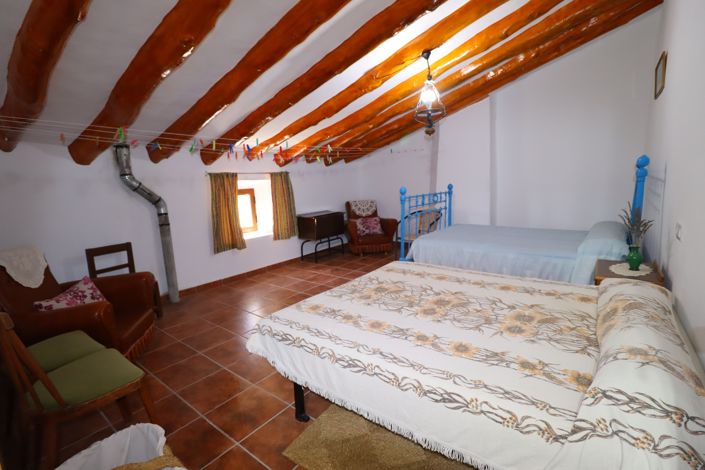 Image No.29-7 Bed Country House for sale