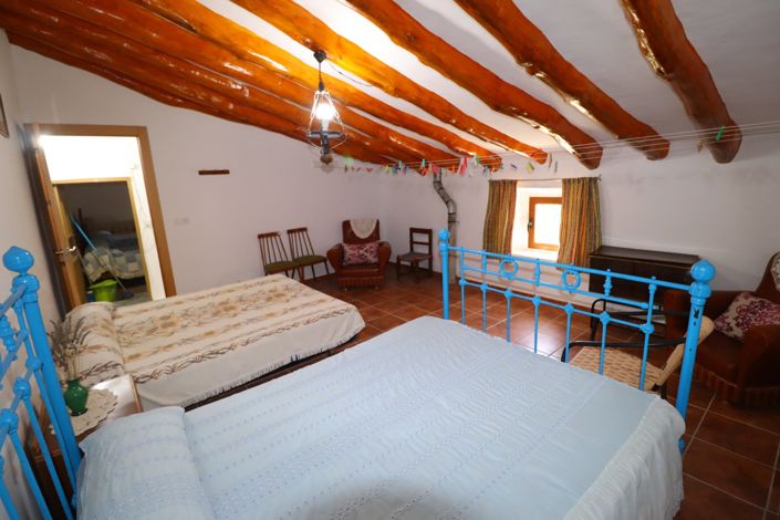 Image No.31-7 Bed Country House for sale