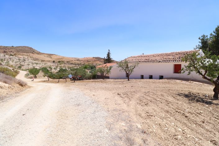 Image No.47-7 Bed Country House for sale