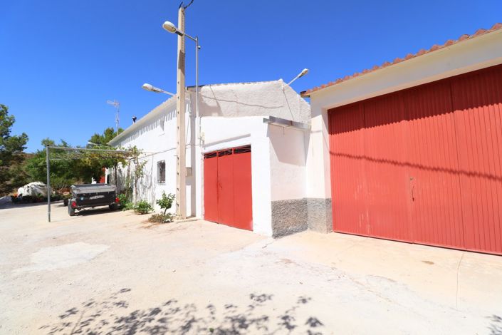 Image No.5-7 Bed Country House for sale