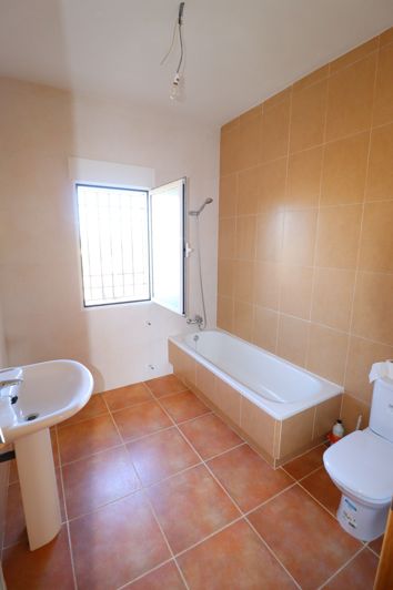 Image No.24-3 Bed Villa for sale