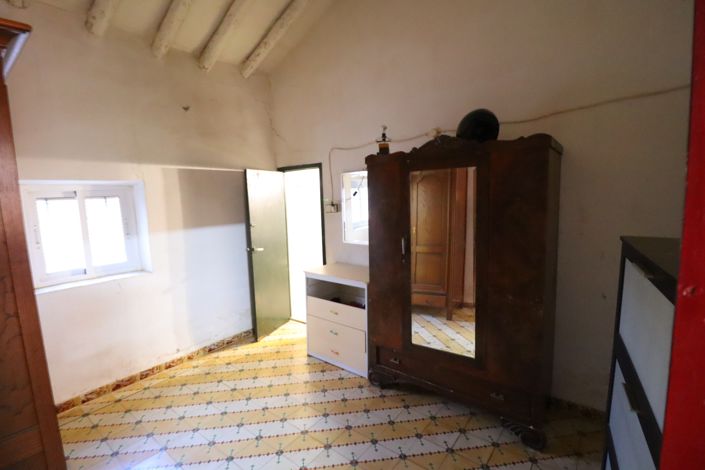 Image No.11-3 Bed Country House for sale