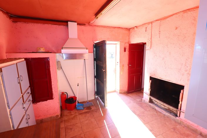 Image No.7-3 Bed Country House for sale