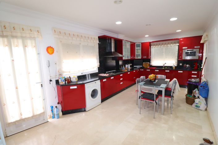 Image No.18-6 Bed Villa for sale