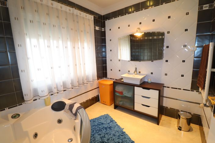 Image No.23-6 Bed Villa for sale