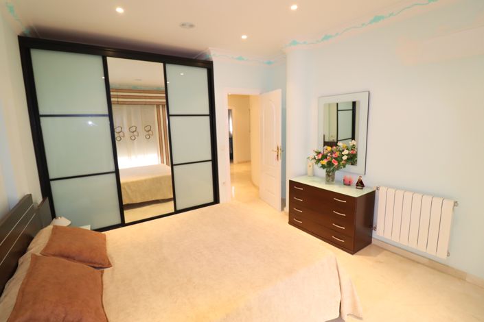 Image No.31-6 Bed Villa for sale