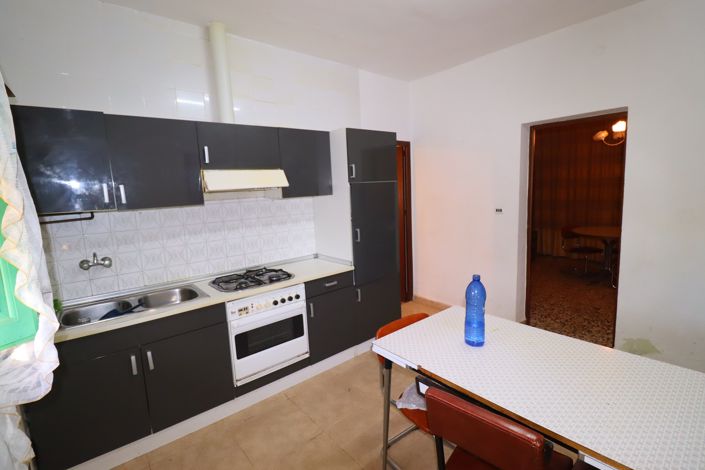 Image No.10-3 Bed Country House for sale